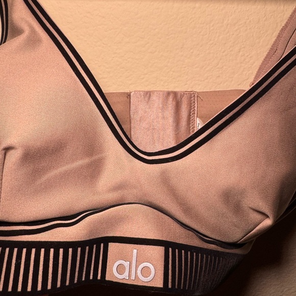Alo Airlift Small Line Up Bra in Taupe - Picture 6 of 8